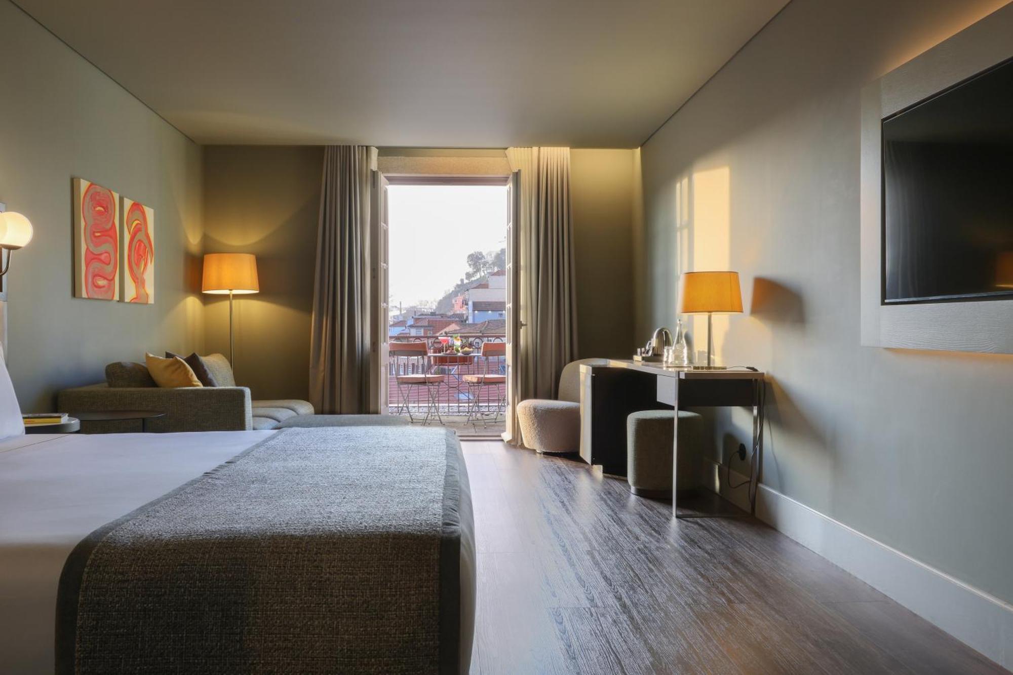 Timbre Virtudes Hotel Porto Ngoại thất bức ảnh A room at the hotel