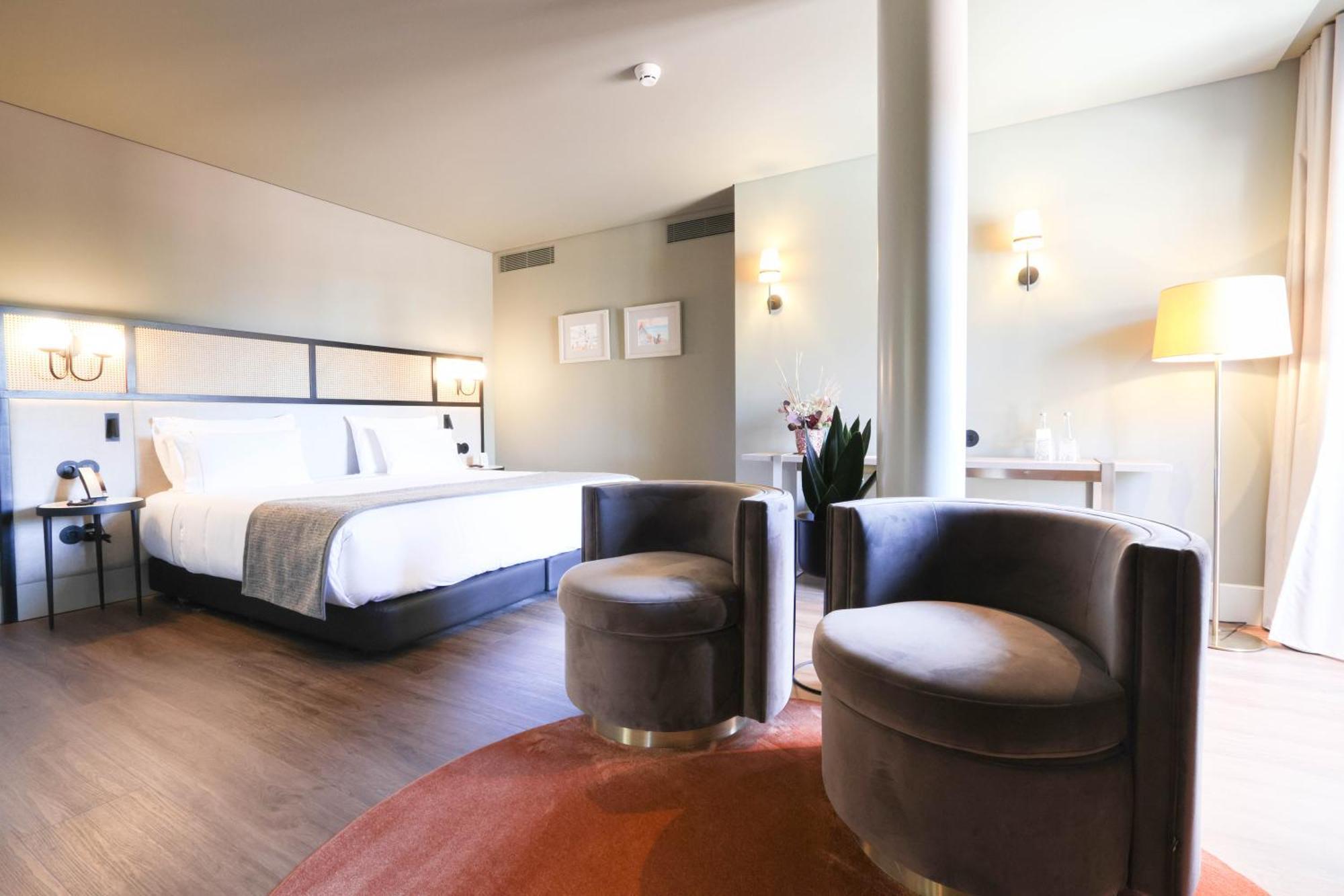Timbre Virtudes Hotel Porto Ngoại thất bức ảnh A room at the hotel