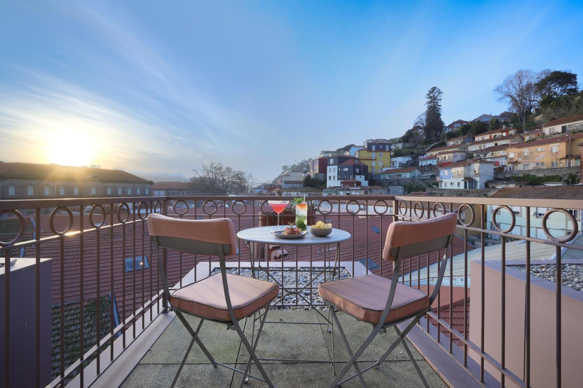 Timbre Virtudes Hotel Porto Ngoại thất bức ảnh A balcony